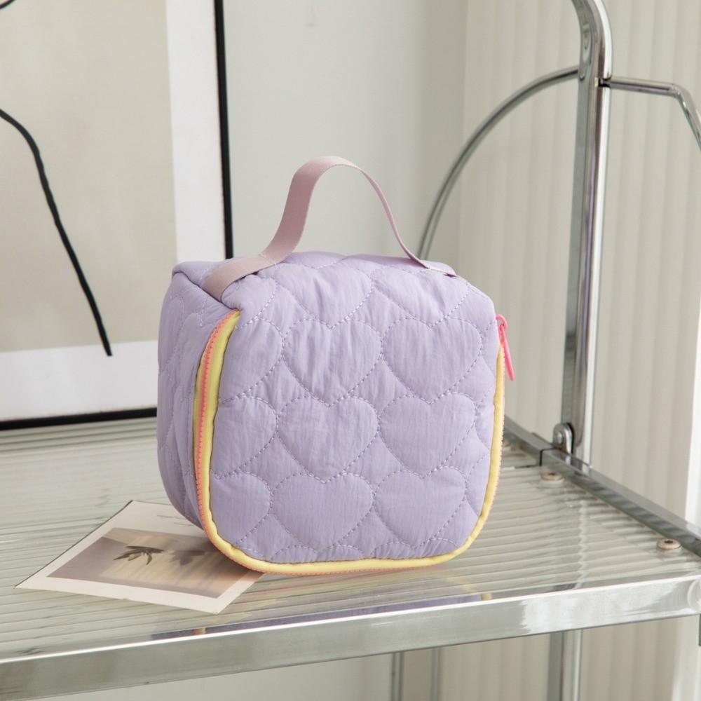 

New Portable Makeup Bag Cute Love Pattern Korean Version Travel Handbag Large Capacity Makeup Storage Wash Bag Travel Use фіолетовий