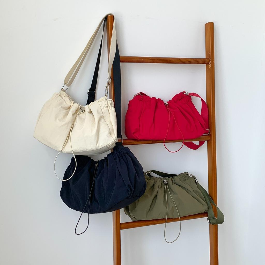 Nylon Pleated Bag Drawstring Light and Casual New Shoulder Bag Bag Niche Design Lazy Messenger Bag Woman