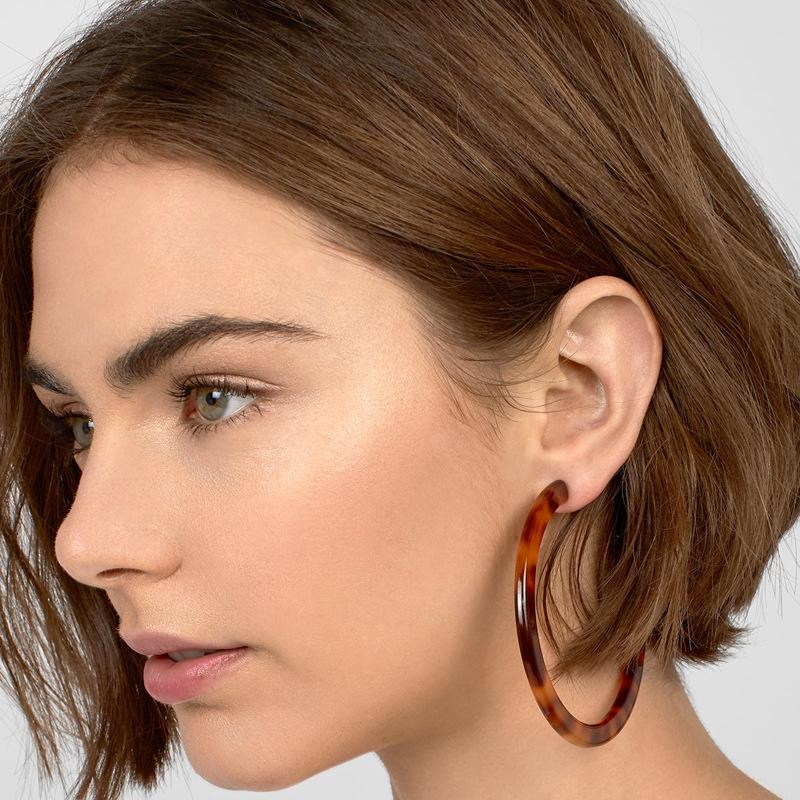oversized acrylic earrings exaggerated acetic acid C-type hawksbill leopard print Hong Kong style basic classic stud earrings