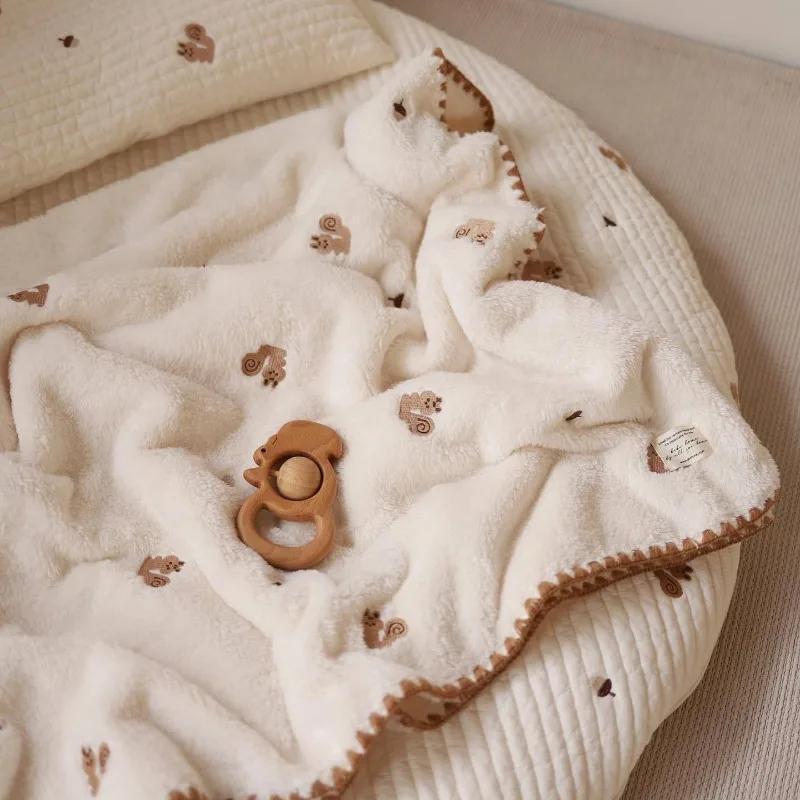 Newborn Baby Swaddle Wrap Blanket-Milk Velvet Flannel Lamb Soft Cover Kindergarten Quilt Bedding Accessories for Babies' Comfort