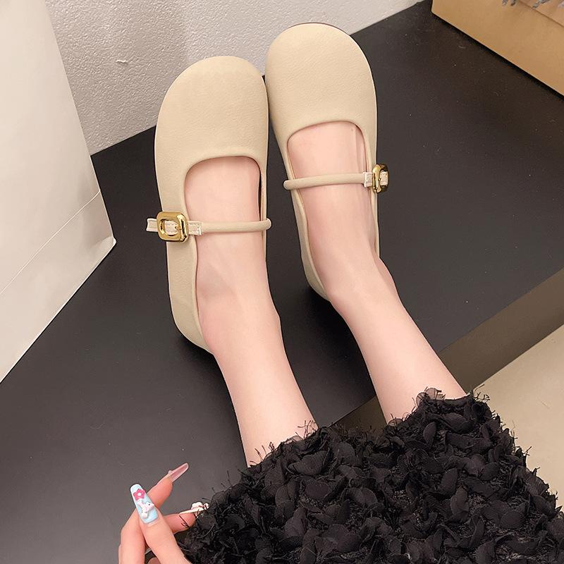 Spring 2025 new Xiaoxiangfeng one-word buckle Mary Jane single shoes versatile French shallow mouth Mary Jane single shoes women