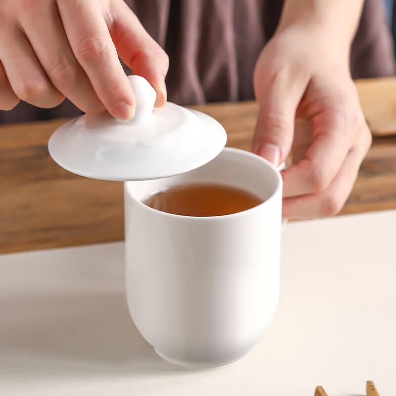 LuFengLai Pure White Ceramic Mugs with Lids, 370ml (Set of 2)