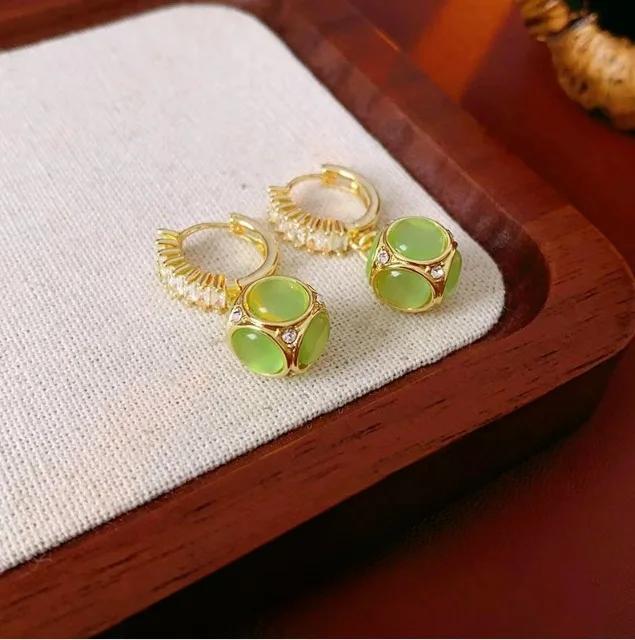 New Temperament Women's Earrings Light Luxury Drop Round Green Pink Niche Design High Sense Retro Party