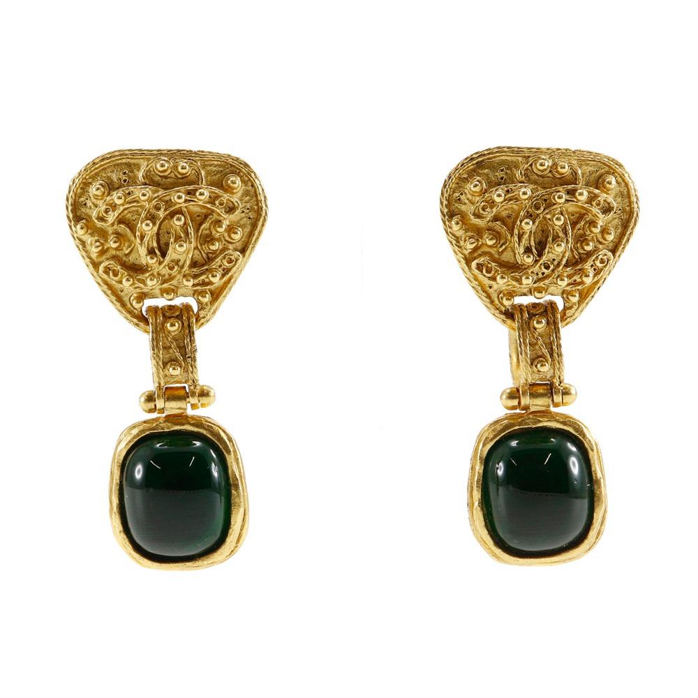 

CHANEL Gripoa Earring Green stone vintage gold Plated Gold 32.2g Women Used