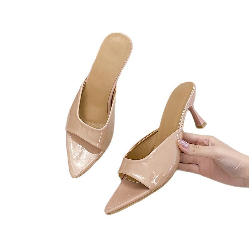 Mules cool à talons hauts en cuir verni 2025 nouvel été polyvalentes stiletto pointues à bout ouvert sexy mules une bride