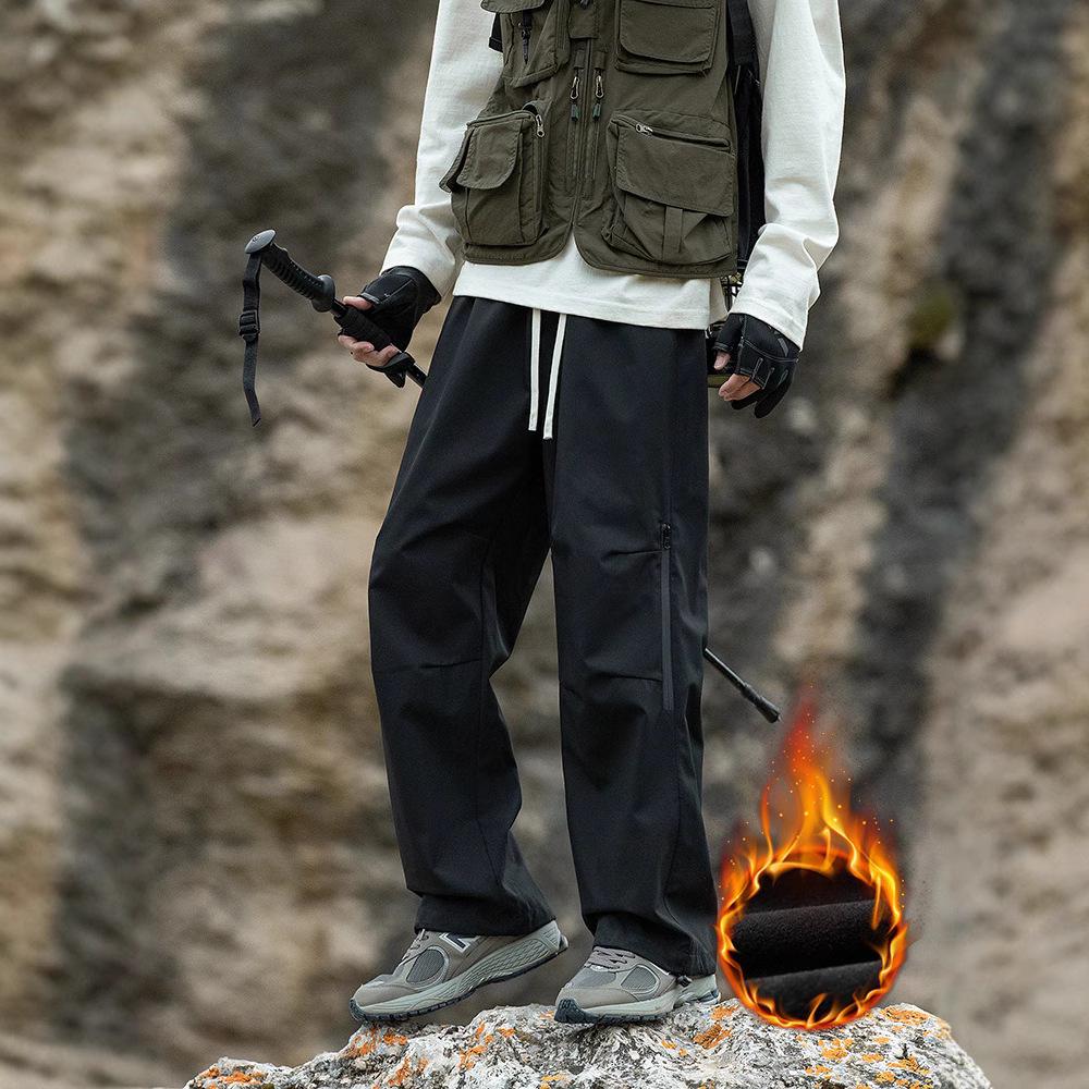 Herren Herbst/Winter Samt Freizeithose: Trendige Bergserie, Outdoor Warm, Drei-Beweis-Sturm-Overall.
