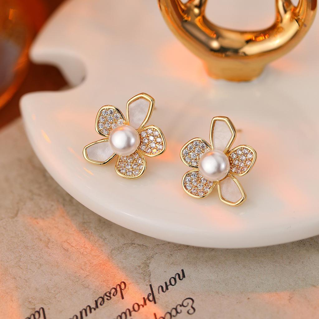 Hochwertiger Luxus Natürliche Muschelohrstecker S925 Silbernadel Ohrringe Leichter Luxus High-End Stil Temperament Ohrringe Frauen