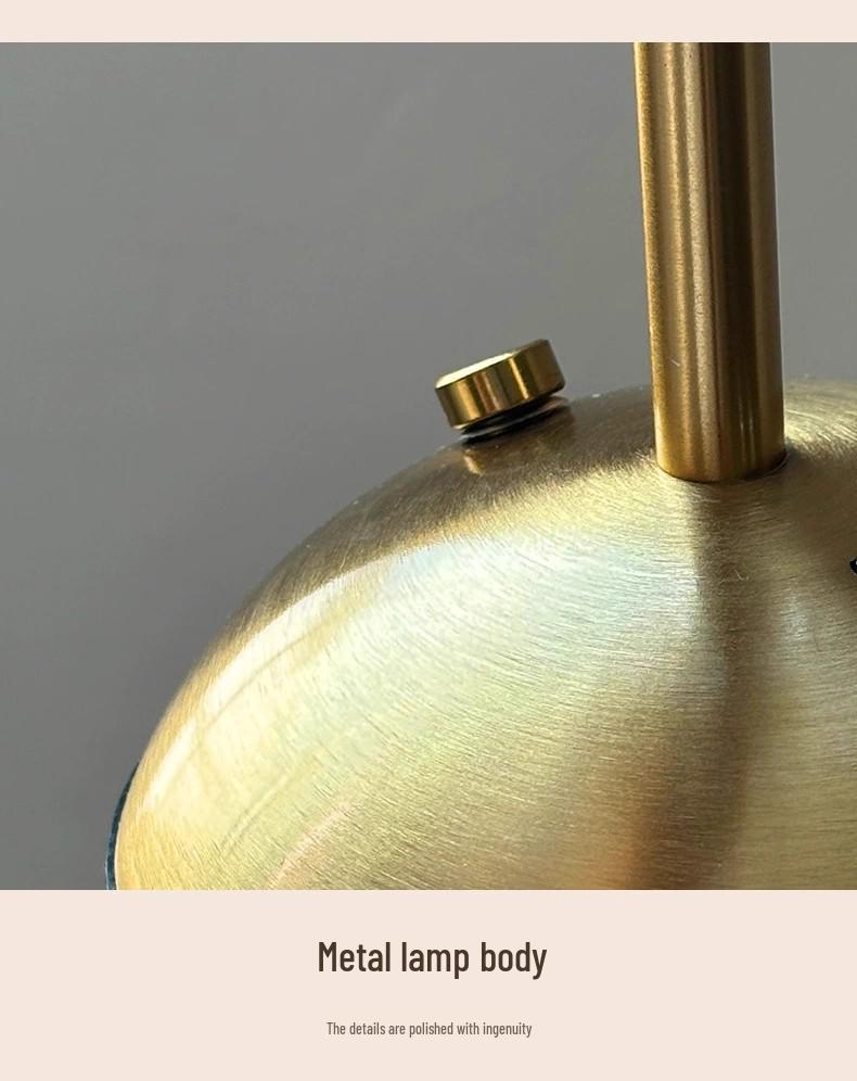 Retro LED Touch Table Lamp with USB Charging for Cafe and Bar Atmosphere