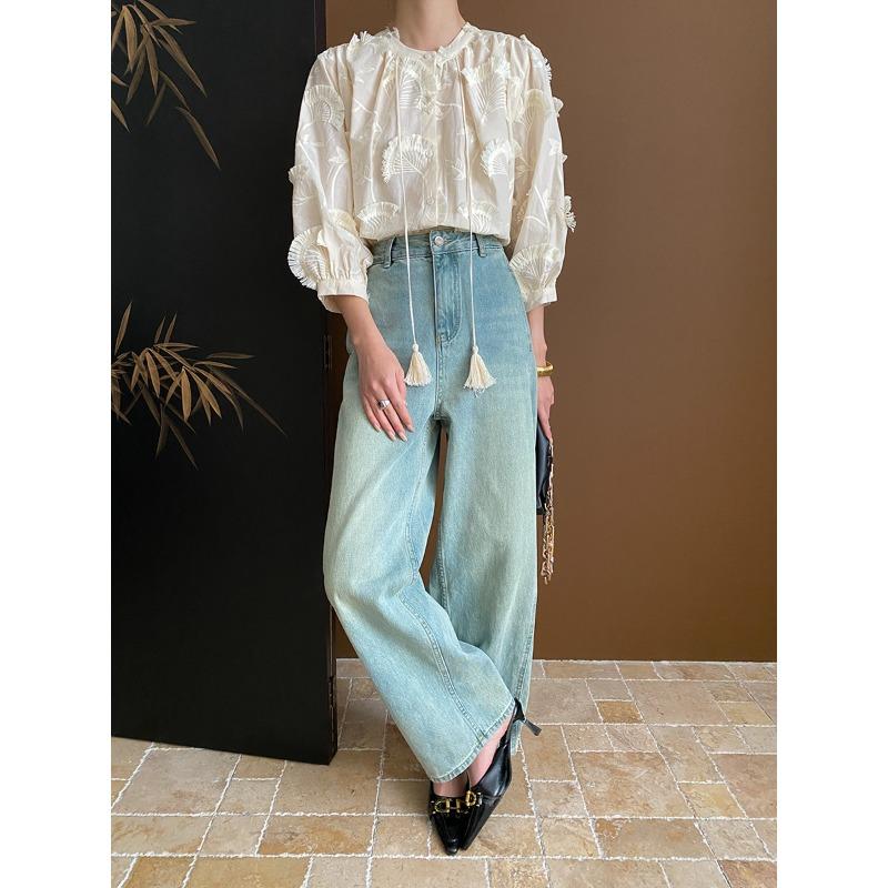 Vroubkovaná Zen trojrozměrná výšivka s kulatým výstřihem třásňová košile brzy na jaře