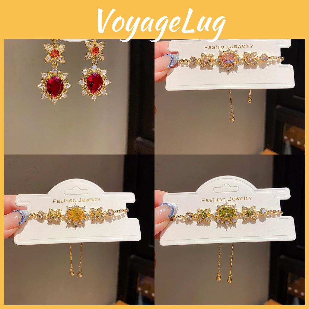 Flower Pendant Necklace With Gold Plating And Zirconia For Elegant Womens Fashion
