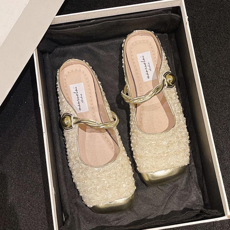 

Сяосянфэн корейская версия темперамент Мэри Джейн одинарные туфли женские 2025 лето французские с пайетками серебристая сумка голова полушлепанцы 40 бежевый