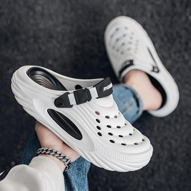 Casual Clogs Mens Sandals Summer EVA Beach Shoes for Men Fashion Hollow-out Slippers Solid Color Garden Shoes Closed-toe