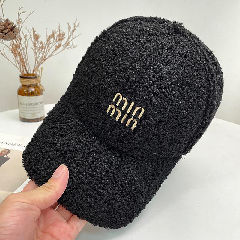 Autumn and Winter Lamb Wool Letter Baseball Cap for Women Versatile Retro Curved Brim Face Showing Small Hat Warm Plush Peaked Cap for Men