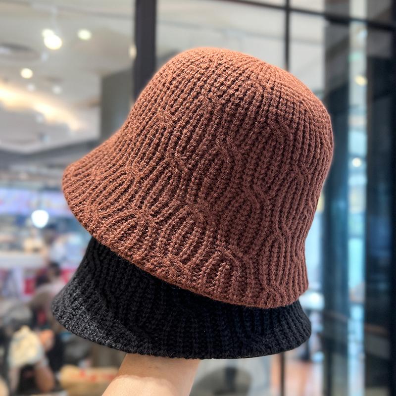 Hand crocheted bucket hat women's versatile wool bucket hat autumn and winter thermal basin hat