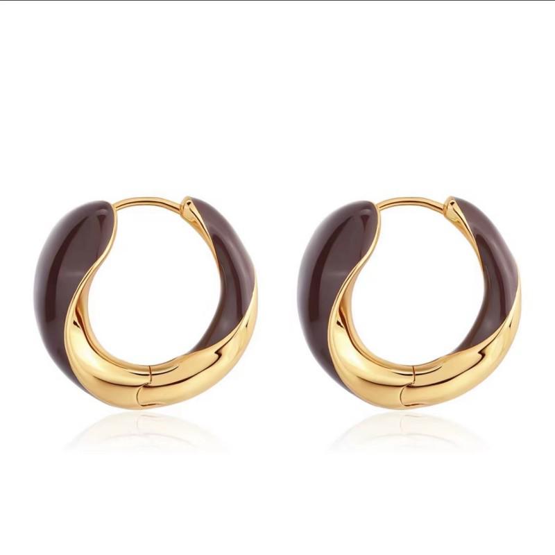 

Серьги серии Ouroboros в молочно-бело-коричневых тонах в стиле Майяра