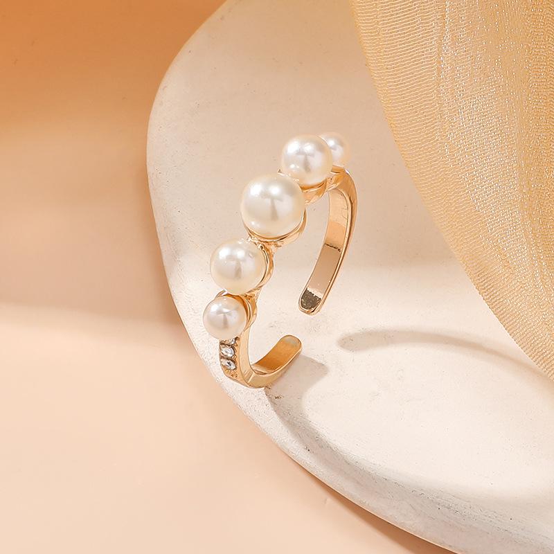 2023 Autumn/Winter Fashion: Women's Trendy Pearl Index Finger Ring - Elegant and Simple Design