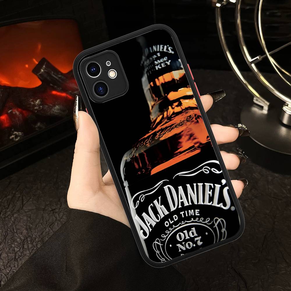 Klassische Whiskey-Logos J-Jack D-DanielS Handyhüllen für iPhone 16 15 14 Plus 13 12 11 Pro Max Matt Oft Stoßfänger Handyhülle