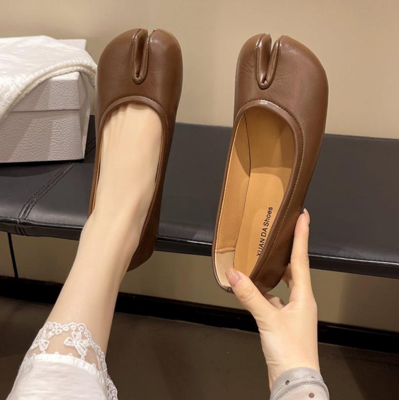 Fashion Tabi Ninja Shoes Woman Microfiber Leather Comfy Flats Split Toe Slippers Soft Bottom Loafers Brief Ladies Trotter Moccasins 2025