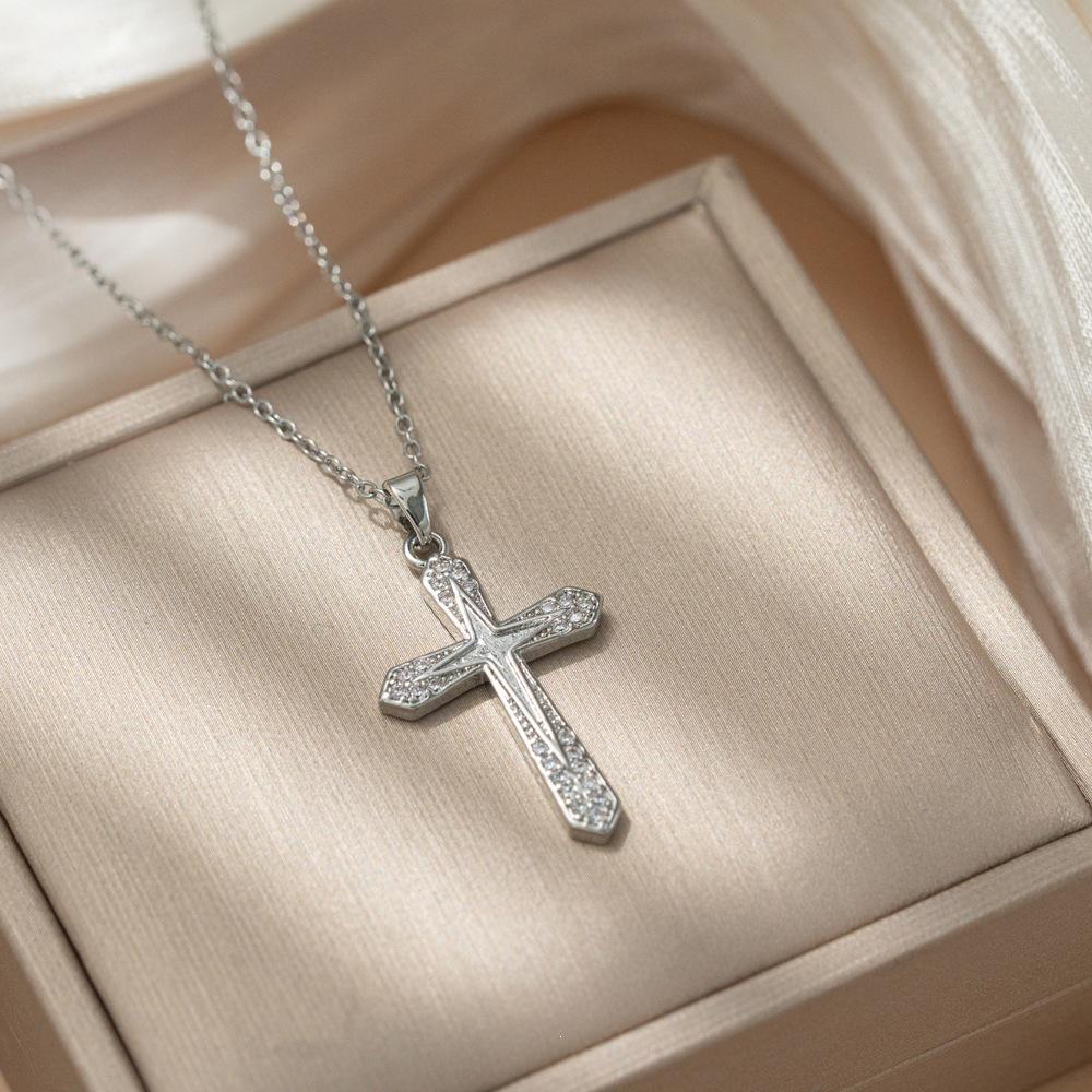 Elegant Cross Necklace with Full Diamond Design – Versatile Jewelry for Women