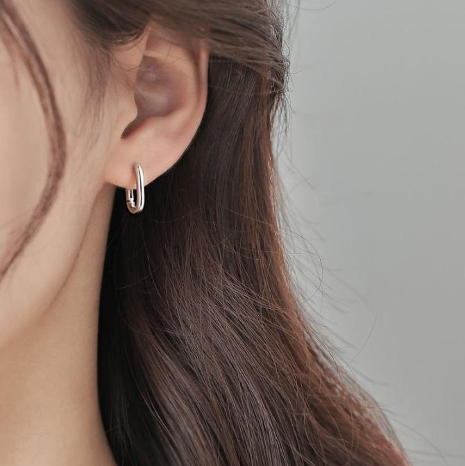 Französische minimalistische U-förmige ovale Ohrringe: Ohrringe im Damen-Retro-Stil mit Nischendesign