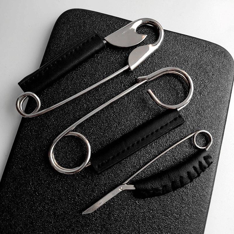 New Fashion Large Brooches Leather Decoration Vintage Brooch Sweater Scarf Buckle Cardigan Suit Big Pin