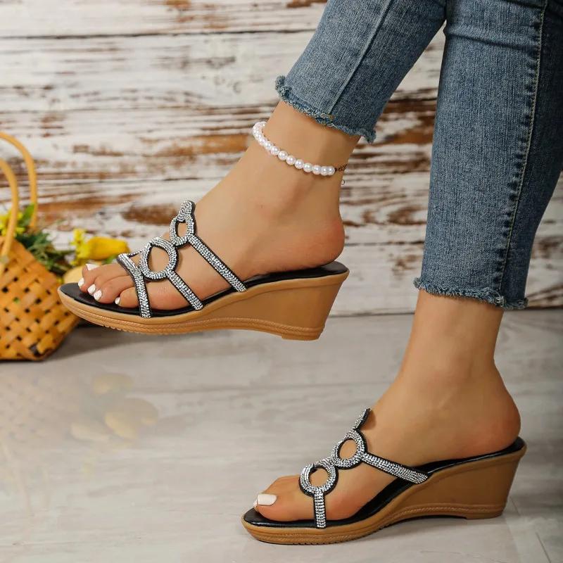 Fashion 2025 Summer Open Toe Women's Slippers Fashion Crystal New Outdoor Plus Size Best Seller Comfortable Wedge Slippers Zapatos Mujer