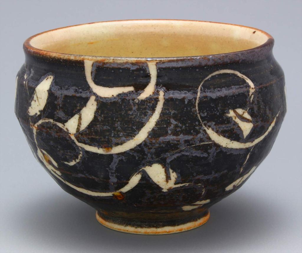 Mino Ware Takumiko Large Bowl, Gray Shino Grape