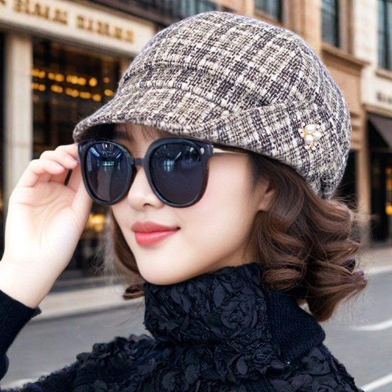 Octagonal Hat With Detachable Short Wavy Wig For Middleaged Women In Spring And Fall Seasons