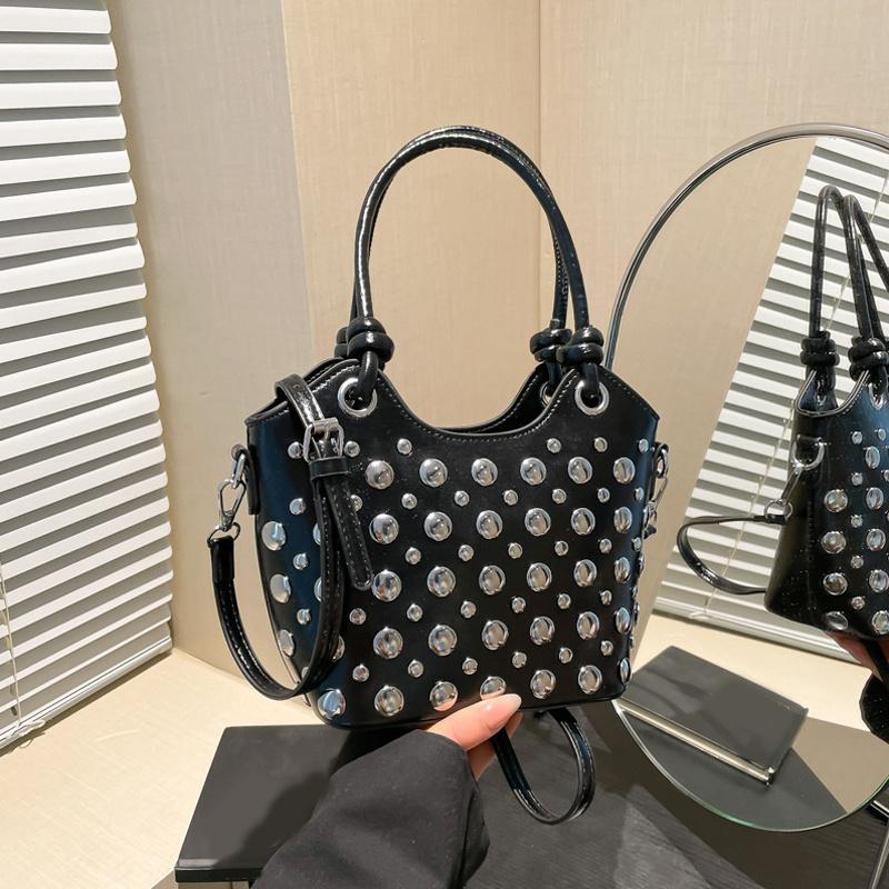 Rivet Shoulder Bags American Style PU Leather Tote Bag Large Capacity Commuting Handbag Messenger Causal Crossbody Commuter Bag