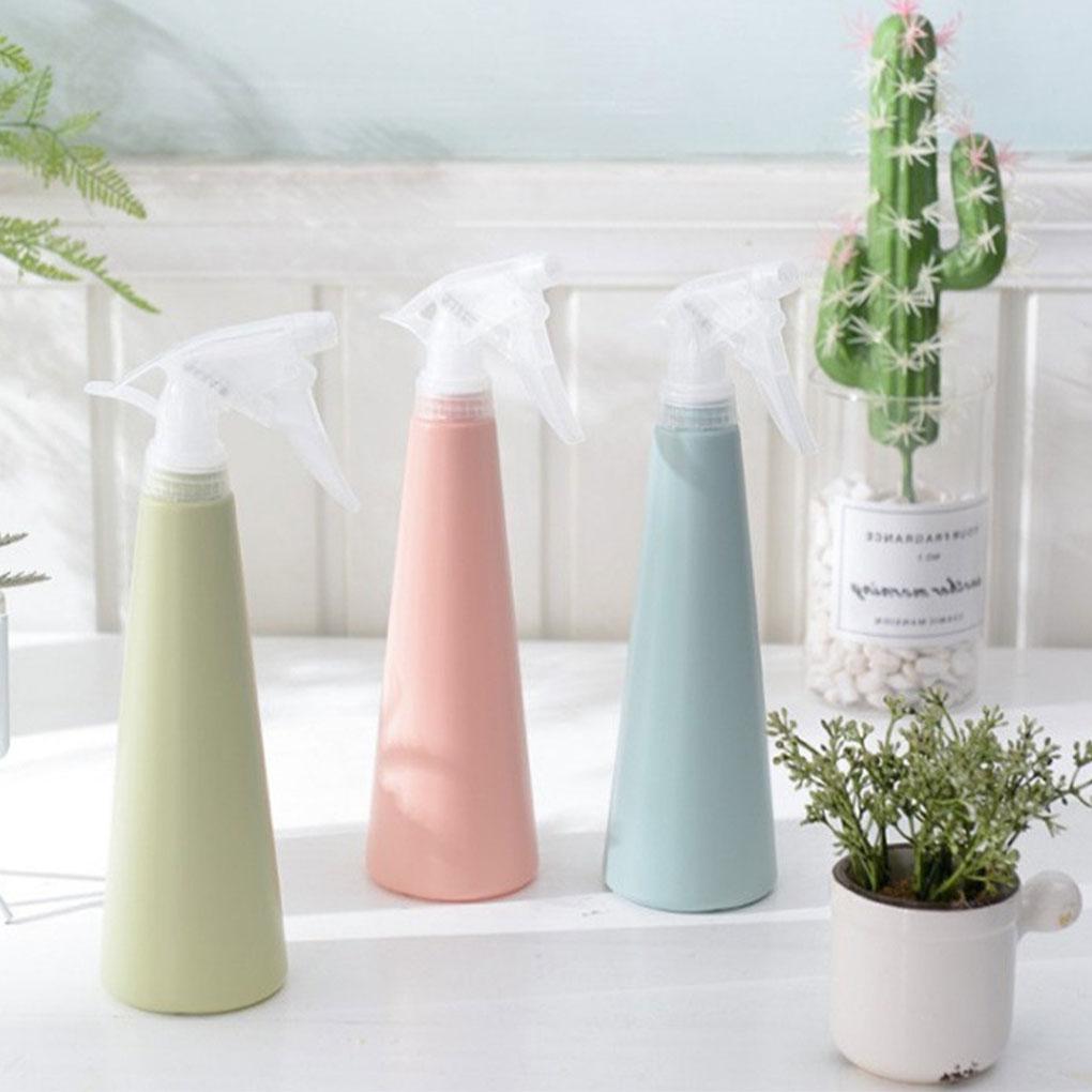 Plastic Lightweight And Portable Water Sprayer Garden Watering And Flower Care Plastic Watering Can