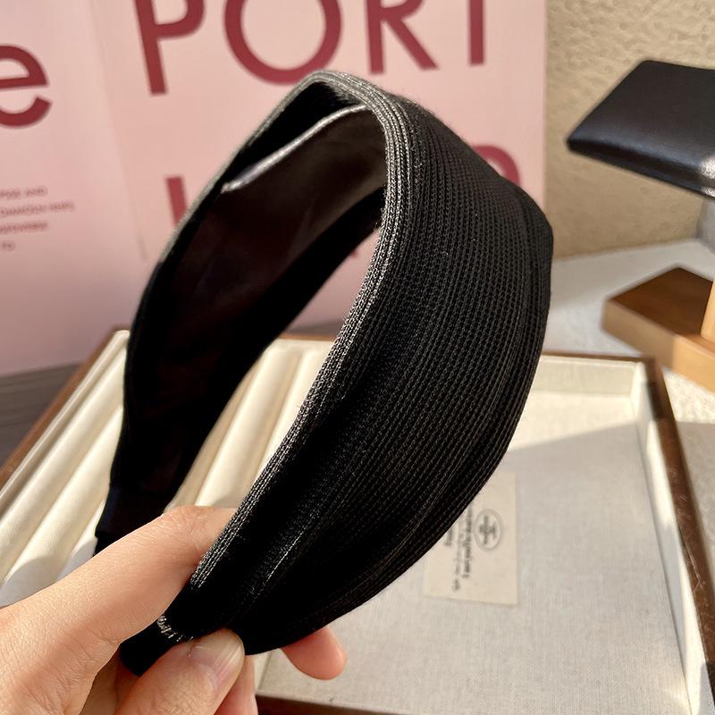 French Elegance Black Series Pearl Headband with Teeth - Autumn/Winter Collection