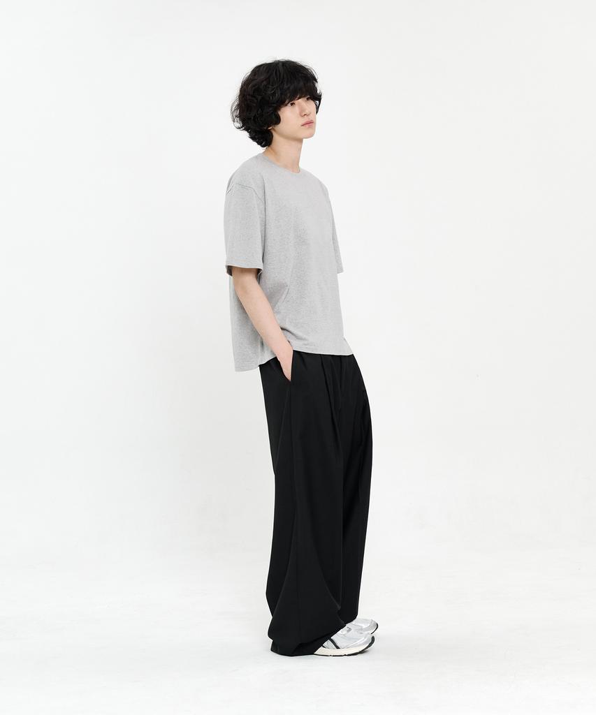 SIGNATURE Single-Pleat Wide Slacks [Black]