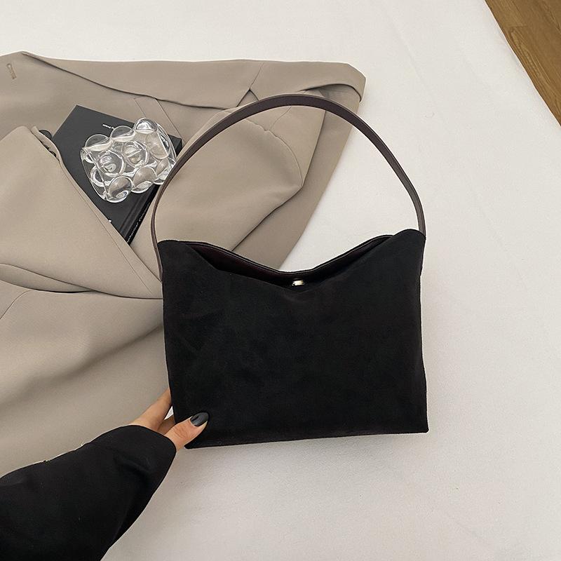 Lazy wind large capacity commuter bag Korean niche suede matte retro bucket bag versatile shoulder messenger bag women
