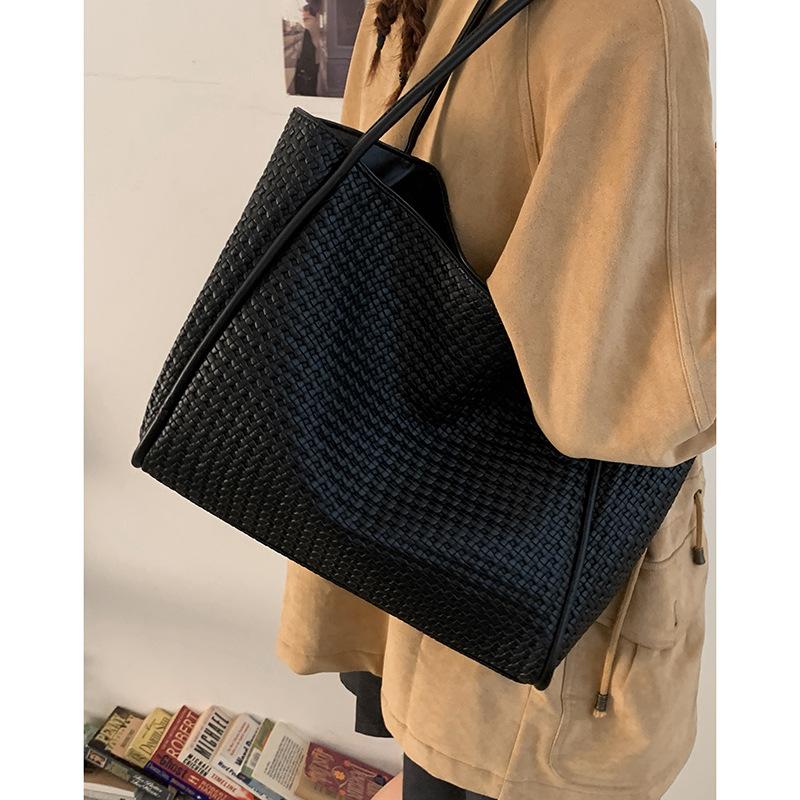 Retro Woven Pattern Bag Women's 2025 New Autumn Fashion High-end Tote Bag Large-capacity Shoulder Commuter Bag