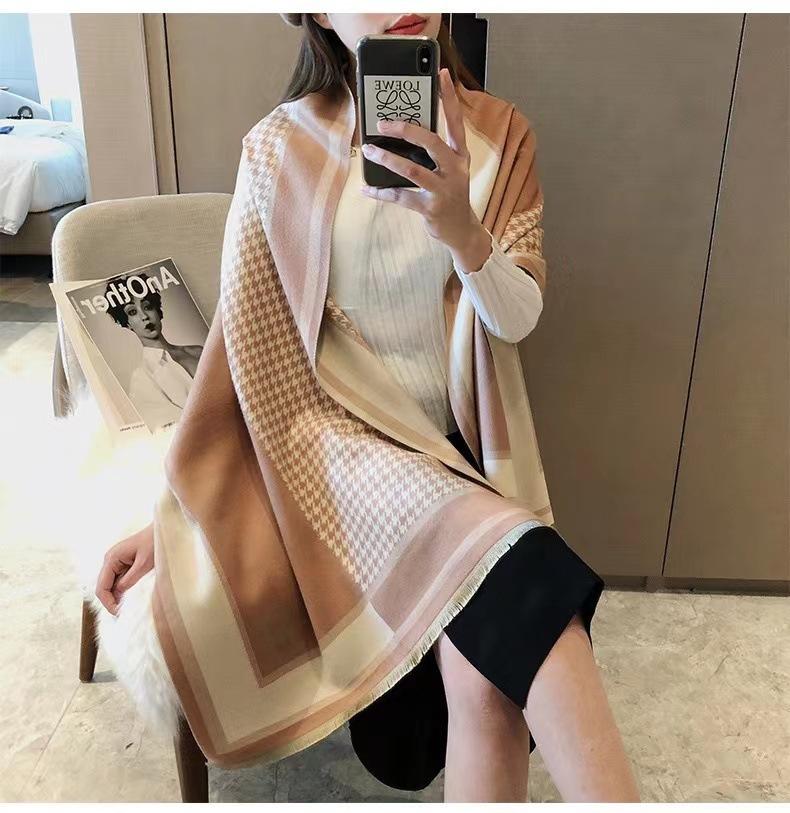 Xiaoxiangfeng scarf high-end autumn and winter plaid double-sided shawl fashion letter scarf diamond high-end scarf