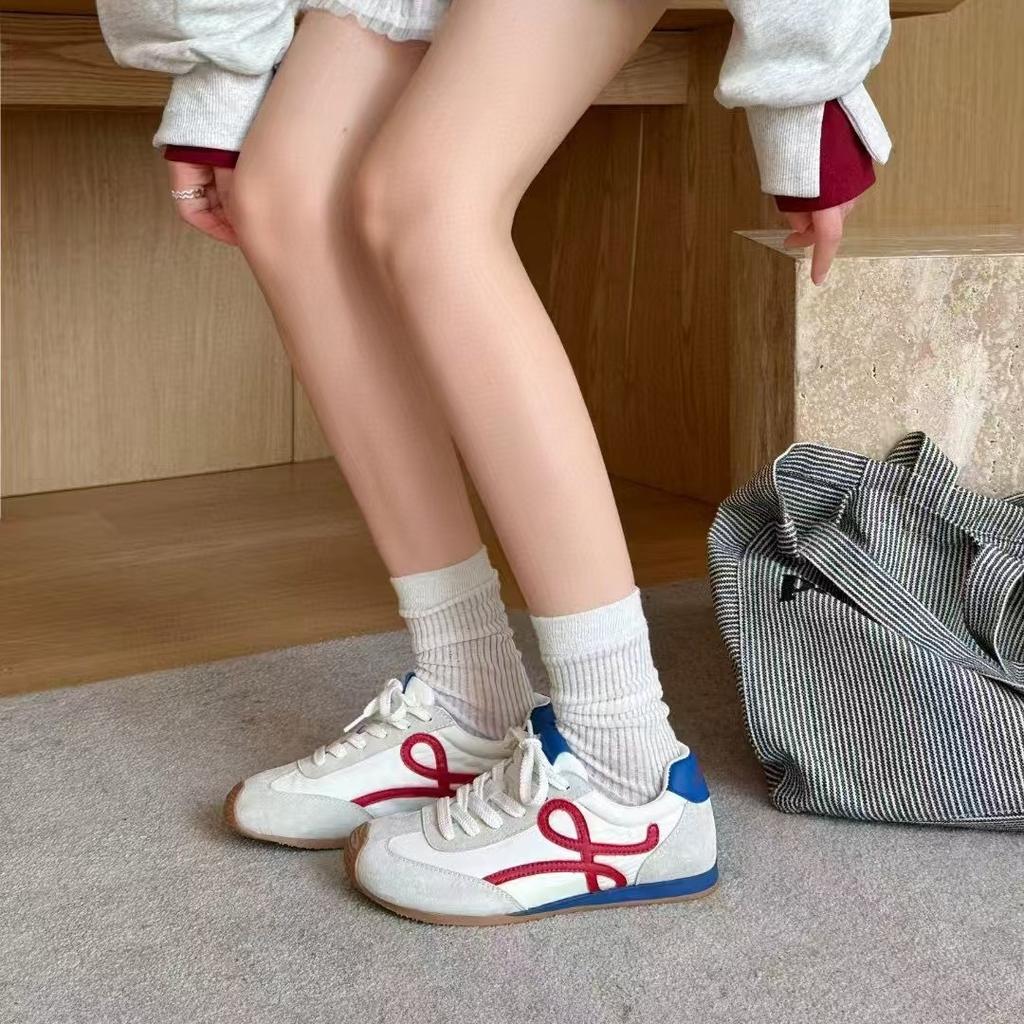 The Same Style As the Grape Mother, the Little Cutie with the Crooked Head~ Spring Retro Lace-up Casual Sports Little White Shoes Women's German Train