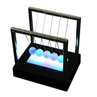 Palla altalena di Newton LED illumina Newton Scienza Giocattoli per bambini Palline di equilibrio Giocattoli da scrivania Casa e ufficio De