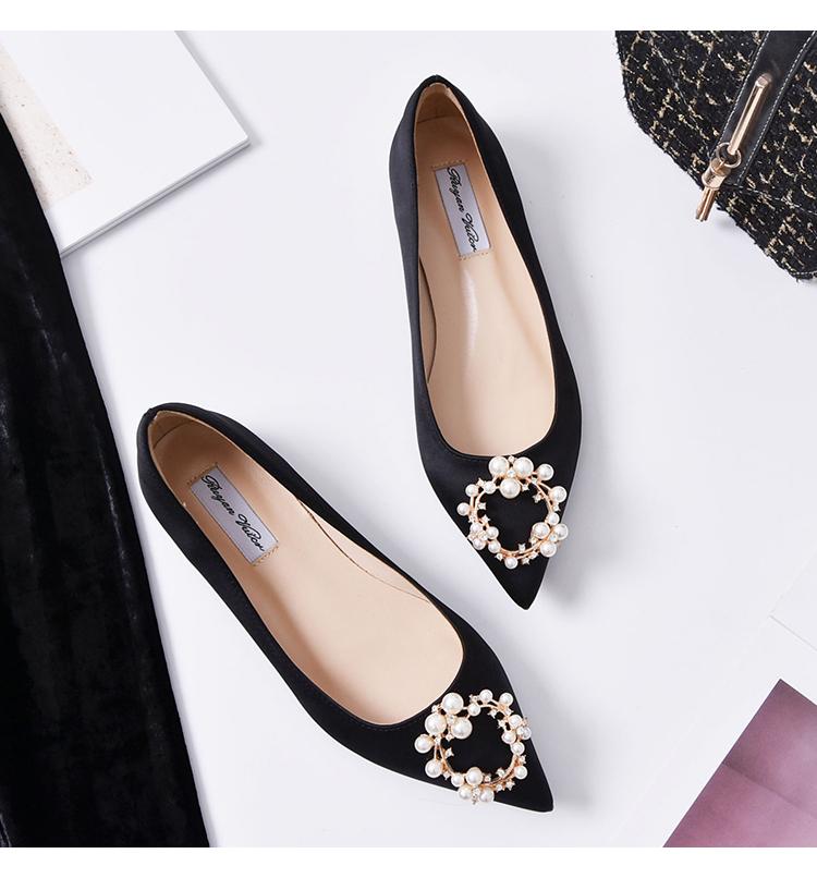 2024 Beads Metal Buckle Flats Woman Satin Bridesmaid Shoes for Women Pointed Toe Pearl Loafers Wedding Moccasins Plus Size 45