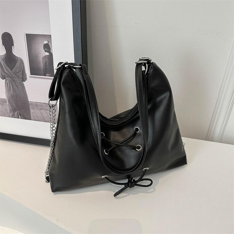 Tote Bag Women's New Large Capacity Commuting Backpack Spring and Summer Beautiful Shoulder Bag Personalized Outing Backpack