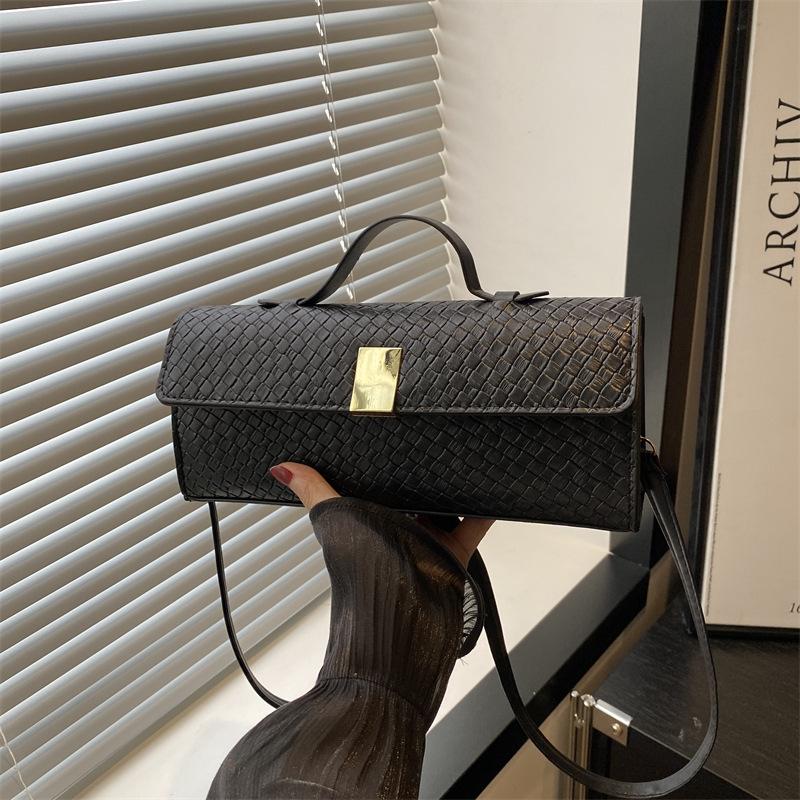 

Трендовая и красивая однотонная нишевая сумка-мессенджер через плечо с горизонтальным чувством дизайна, универсальная, портативная, темпераментная женская сумка чёрный