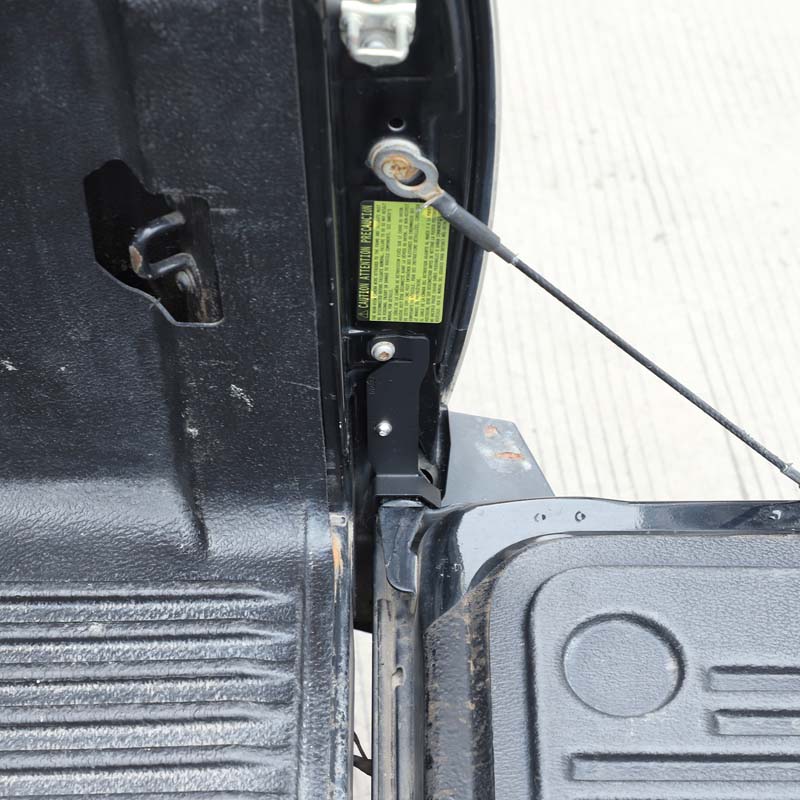 Carbon Steel Car Tailgate Anti-Theft Lock Bracket Rear Door Security Device For Toyota Tundra 2014-2021 Gate Lock Accessories