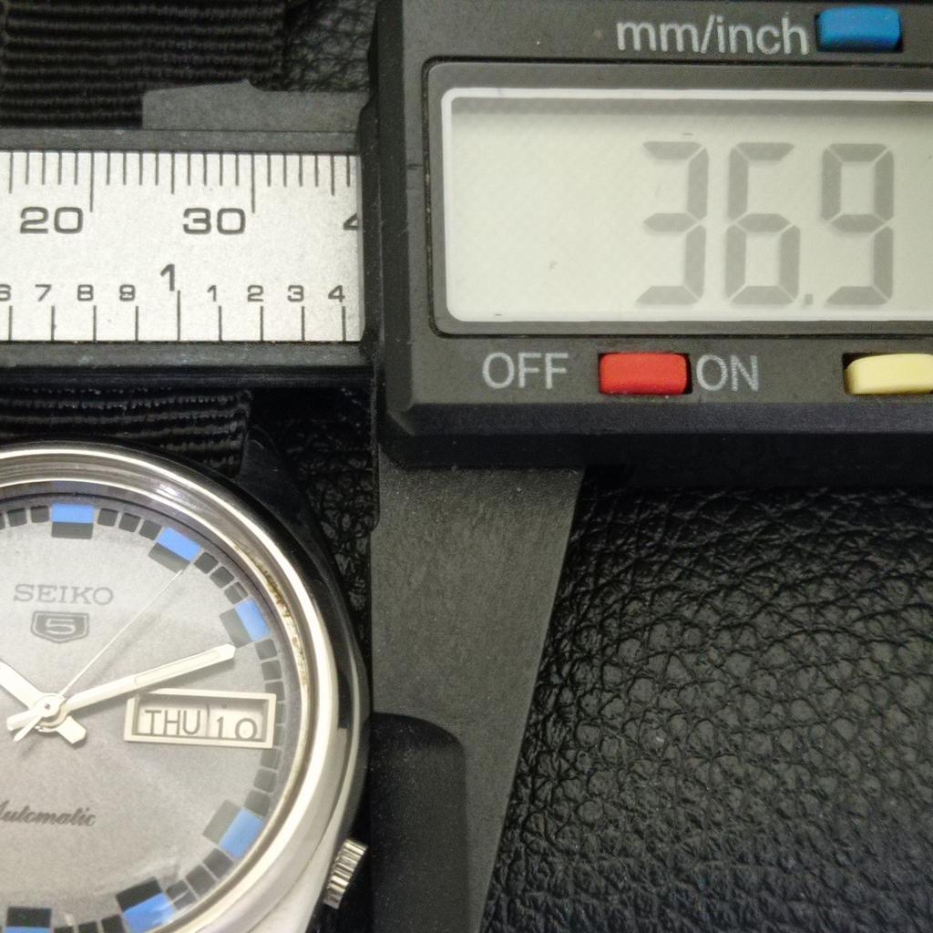 VINTAGE SEIKO 5 AUTOMATIC 7009A JAPAN MENS GREY COLOR DIAL WATCH a701252-5 R206a-a701252