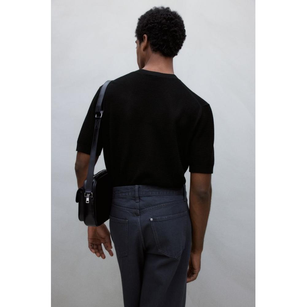 H M Regular FiT Hole KniT T sHirT Black