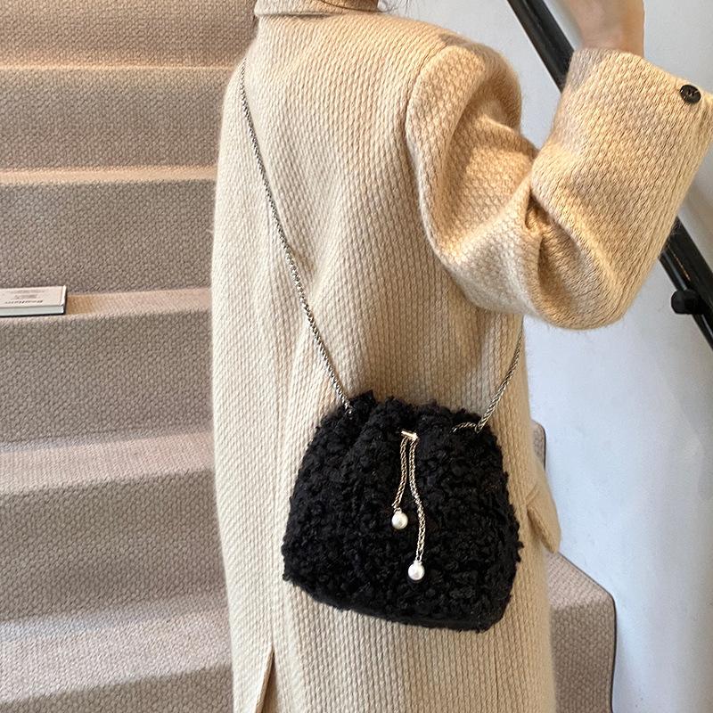 

New Chinese style national style bag women s 2025 new niche design chain shoulder messenger bag portable bucket bag 18*16*18 чёрный