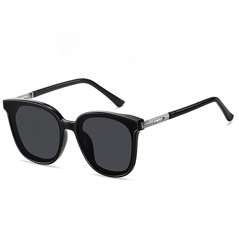 New Ultra Light Polarized Sunglasses for Men Women Trendy Pin Glasses UV Protection