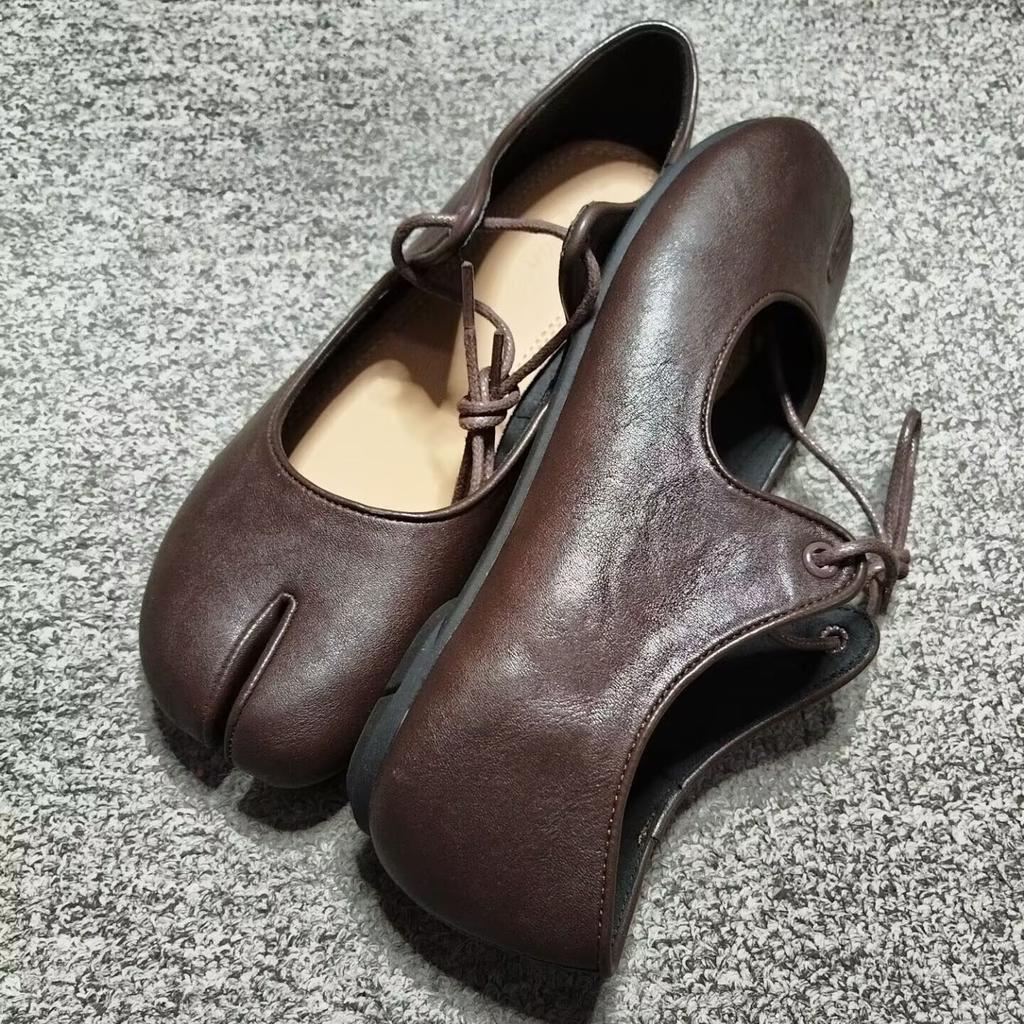 Split-toed shoes women's simple fashion Dieao shoes straps soft-soled pig's trotters ballet shoes shallow mouth flat Mary Jane single shoes