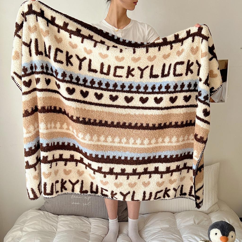Half fluffy blanket, office nap shawl blanket, warm nap cover blanket, convenient to carry and keep warm