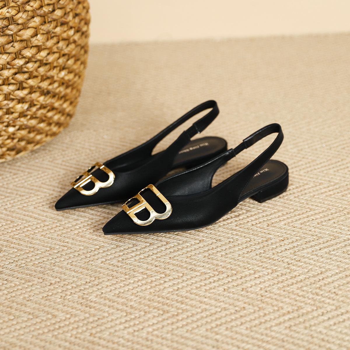 

238-2 Xiaoxiangfeng pointed flat-soled single shoes 2025 new French shallow mouth metal buckle low-heeled plaid single shoes women 35 чёрный