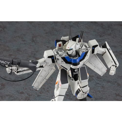 Hasegawa Super Dimension Fortress Macross Do You Remember Love VF-1S Battroid Valkyrie Max 1/72 Scale Plastic Model 65884