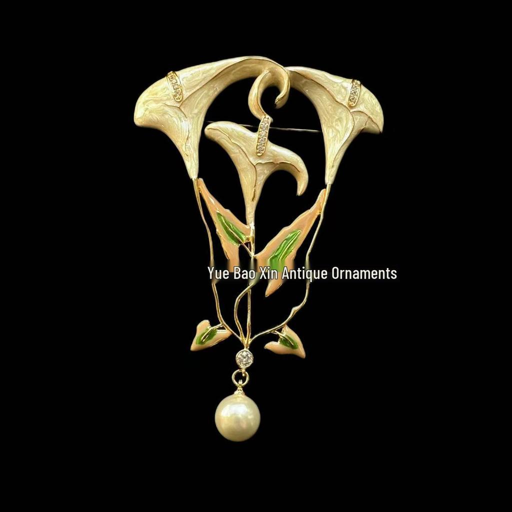 Retro Western Enamel Brooch: Drip Oil Lapel Pin for Suits and Coats